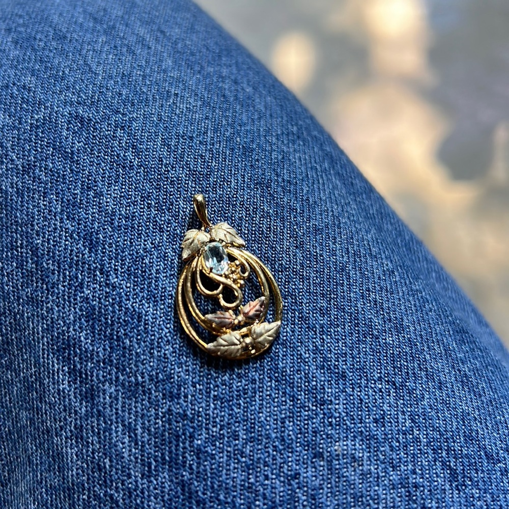 Pendant necklace slide